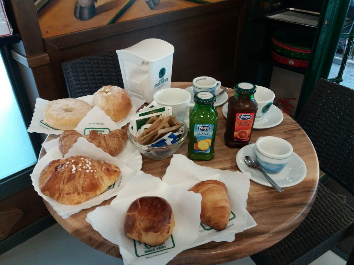 B&B Italia Napoli Buitenkant foto